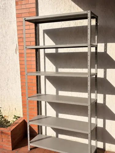 ESTANTE DE AÇO CINZA - ÓTIMA PARA ESCRITÓRIO, ESTOQUE OU ORGANIZAÇÃO