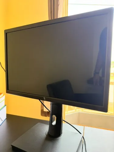 Monitor 19,5 fica na vertical