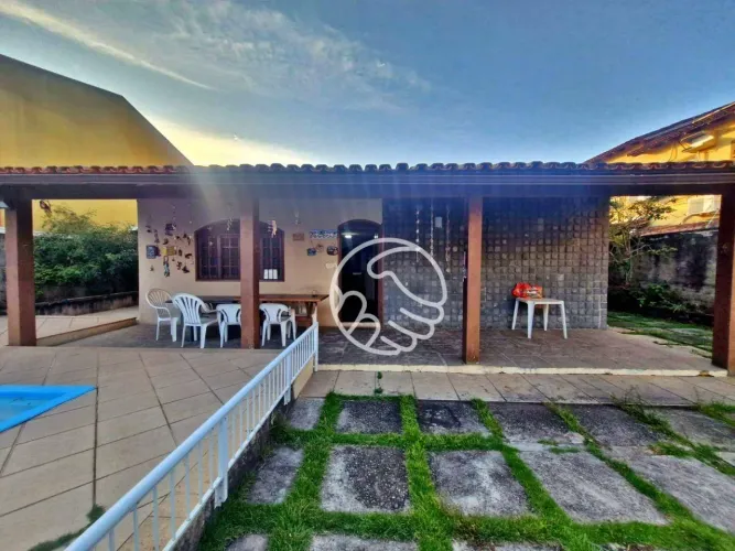 Casa com 4 quartos para locação temporada na Enseada Azul em Guarapari/ES é nas Imobiliári