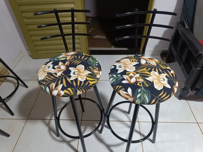 Cadeiras banquetas