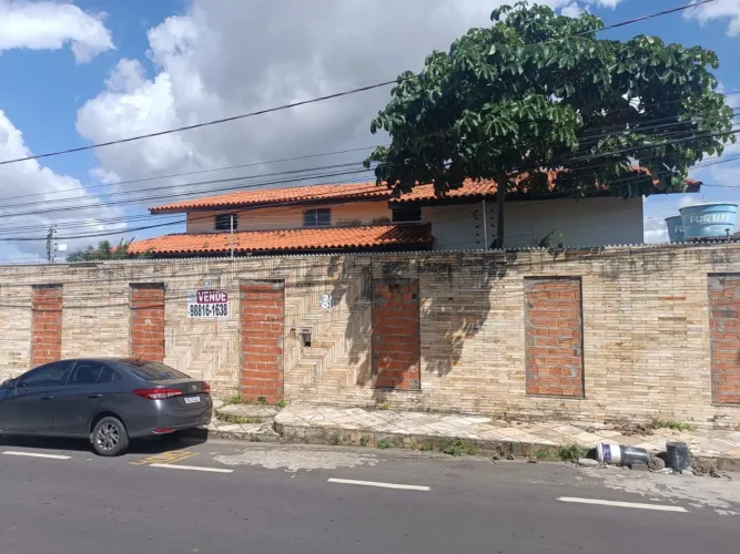 Vendo casa Quintas do Calhau prox churr sal e brasa