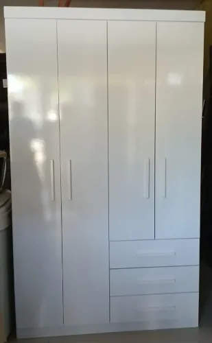 Guarda - Roupa SEMI-NOVO . FAÇO A ENTREGA *