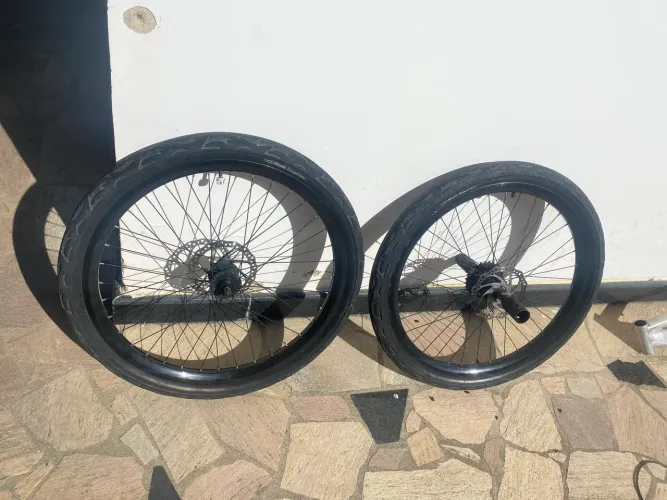 Vendo aro vmaxx já com pneu