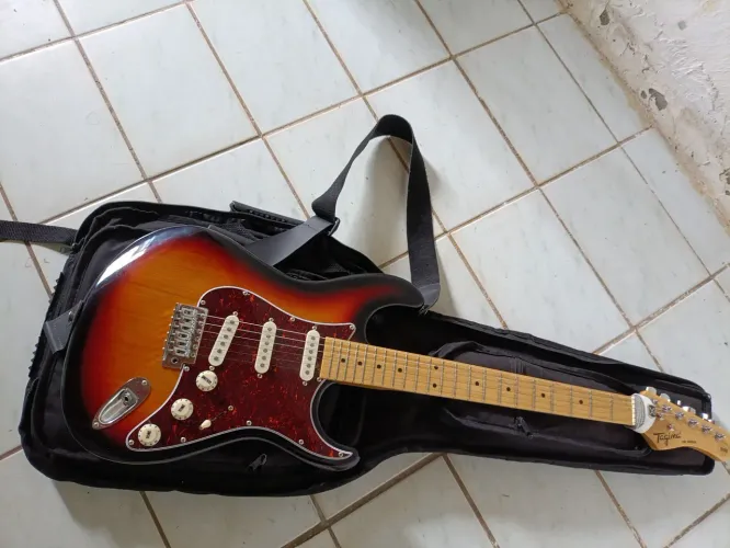 Guitarra e pedaleira+ case