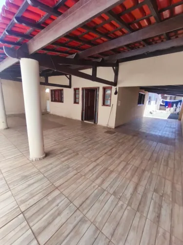 Ótima Casa de 4 Quartos com Piscina no Setor Nordeste Formosa/GO