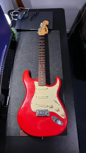 Guitarra Memplhis Tagima - Ideal para iniciantes