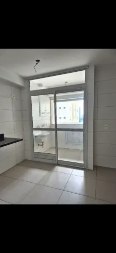 Porta de alumínio e vidro 1,80 de largura por 2,65 de altura. 
