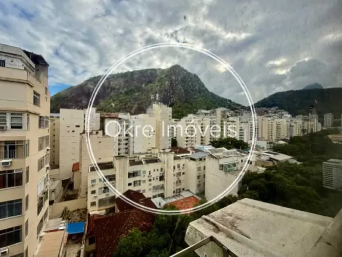 Apartamento : / Residencial / Copacabana