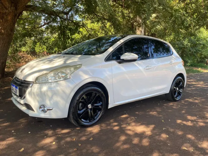 Peugeot 208 Griffe 1.6 Flex 16V 5P Mec. 2014