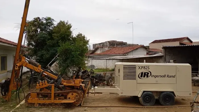Perfuratriz e Compressor - Conjunto de Perfuração de rocha