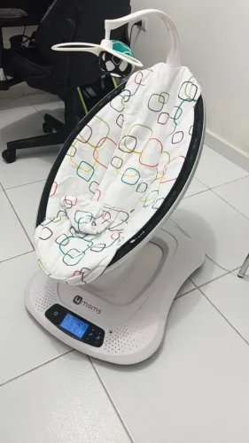 Cadeira de bebê Mamaroo muito nova !