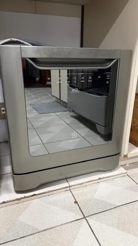 Lava louça 8 serviços Electrolux