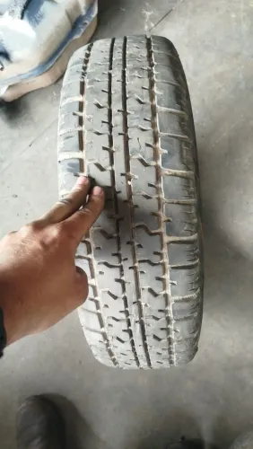 Pneu aro 14 175/70/14 só tem um