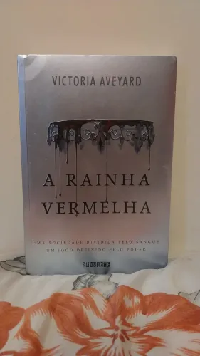 Livro A Rainha Vermelha - Victoria Aveyard | Novo e Lacrado