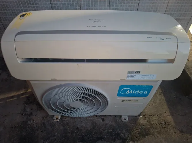 Ar-condicionado Split 9.000 BTU Inverter Midea.