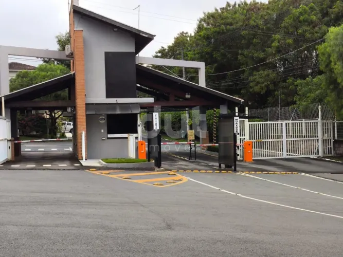 CASA PARA LOCAÇÃO EM CONDOMÍNIO FECHADO - VALINHOS.