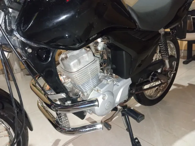 Honda fan 125 ES cor preta
