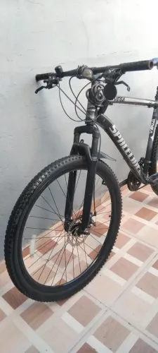 Bike Quadro de Alumínio Aro 29 com 21 marchas