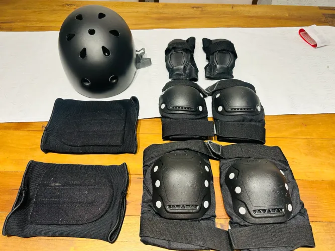 Capacete + Kit segurança (Skate/Patins)