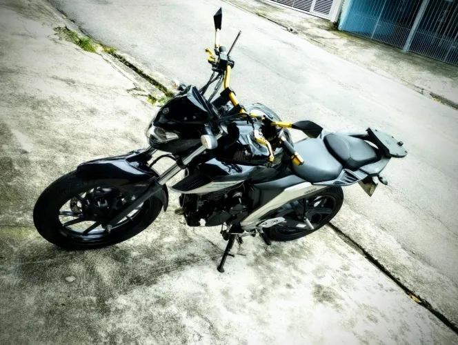 Vendo ou troco por moto maior, volto a diferença.