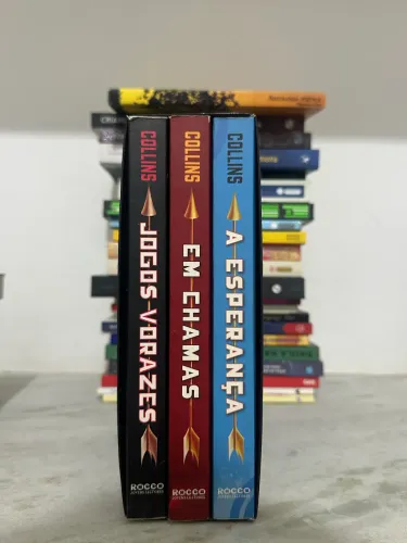 Box Trilogia Jogos Vorazes - 3 Livros Completo (Suzanne Collins)