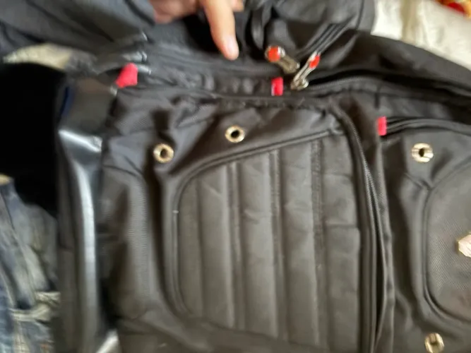 Mochila Preta Resistente - Ótimo Custo-Benefício