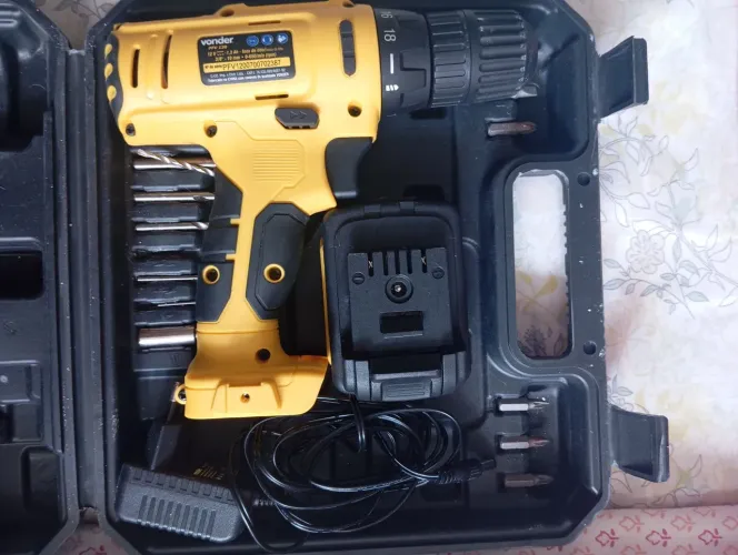 Parafusadeira/Furadeira Nova