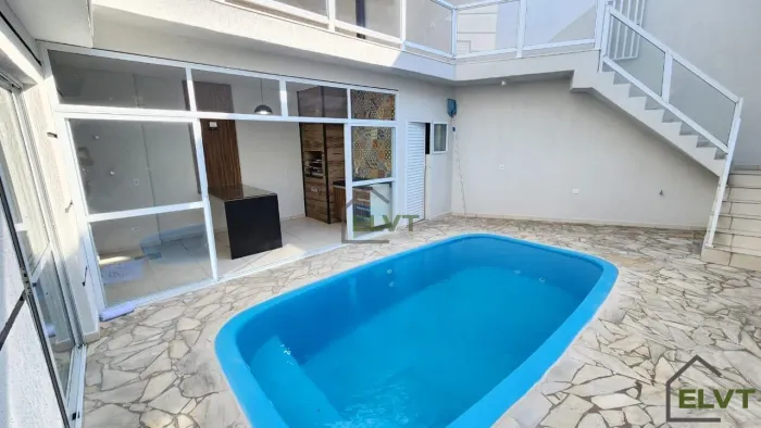 Sobrado à venda no Bela Vista, Osasco | 3 quartos (1 Suíte) e 4 Vagas.