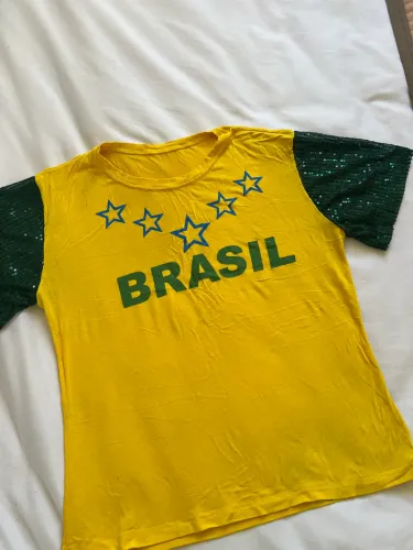 Blusa do Brasil costumizada
