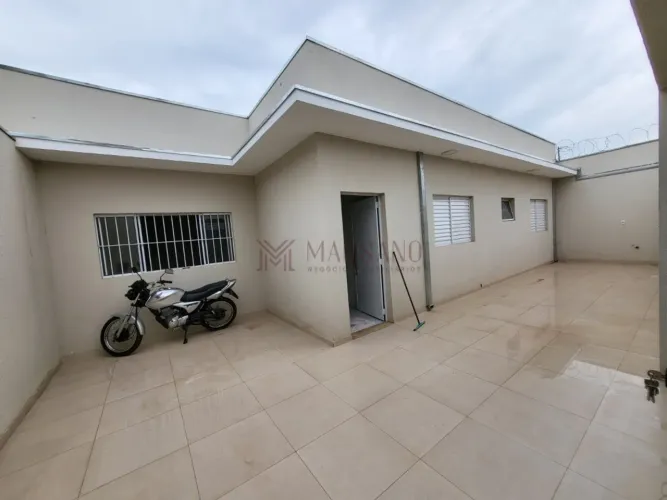 Casa á venda e locação 3 dormitórios sendo 1 suíte Vila São Paulo Bauru-SP