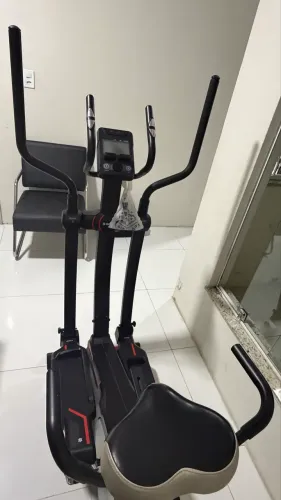 Elíptico Profissional Genis Preto 12 Programas 15 Níveis Resistência