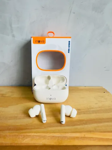 Fone moderno na elegante cor Off White, leve e confortável, ideal para músicas, chamadas