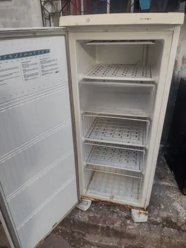 Freezer vertical muito bom