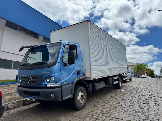 MB Accelo 1017 2024 - Impecável - Baixo KM