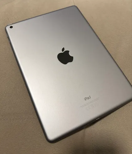 iPad 5a geração - 32G - modelo A1822