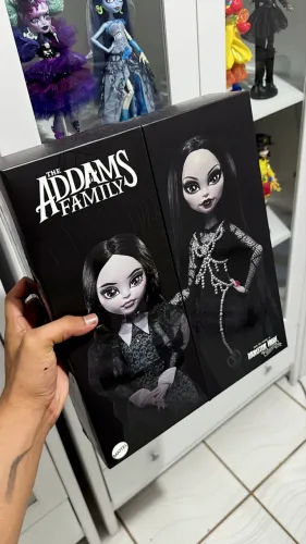 Monster high skullector família Addams