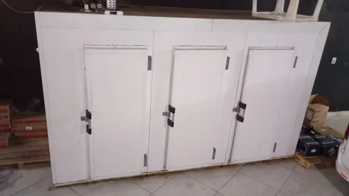 Câmara refrigerada 3 portas-ideal para comercio-8000,00
