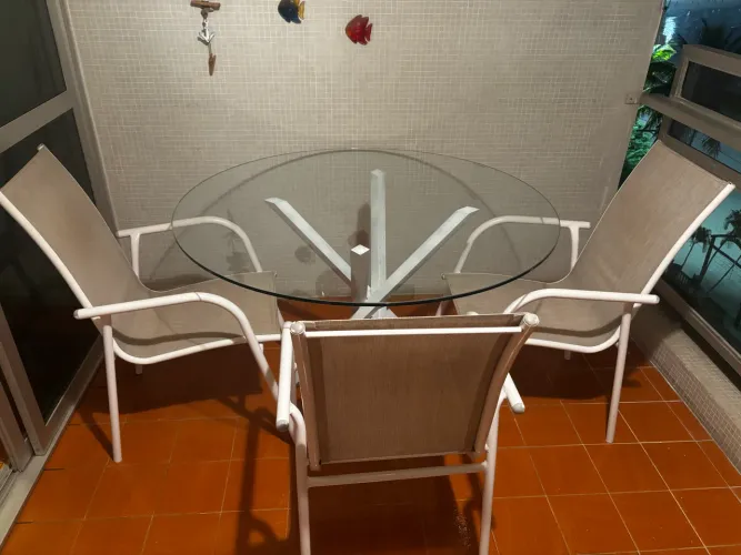 Mesa vidro com 3 cadeiras