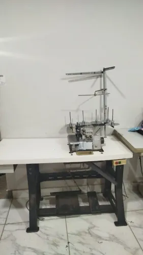 MÁQUINA INTERLOCK BITOLA ESTREITA