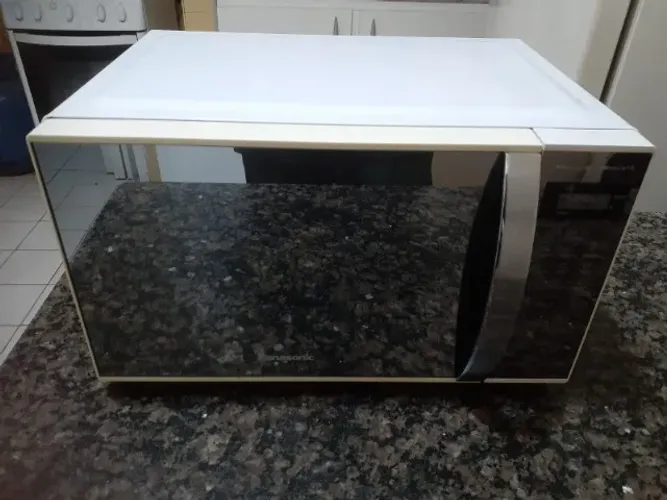 Microondas Panasonic Branco Espelhado