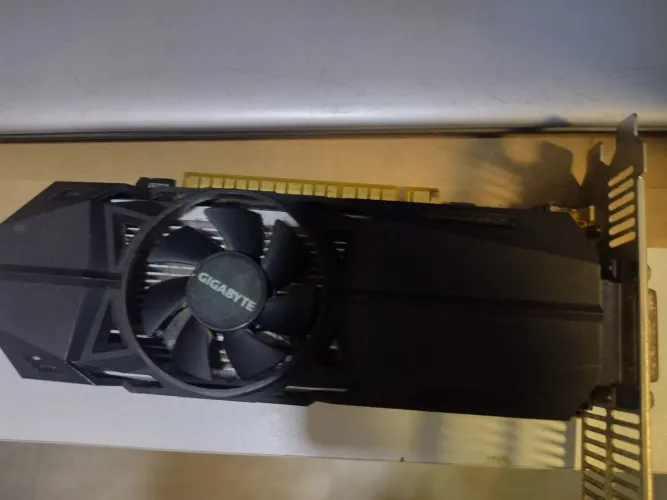 GTX gigabyte 1050 oc 2gb