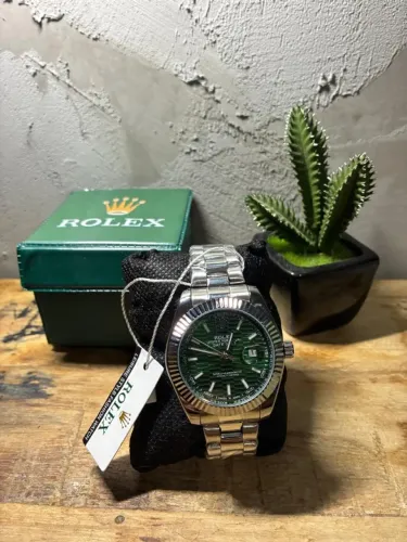 Relógio Elegante e Estiloso - Novo Rlx