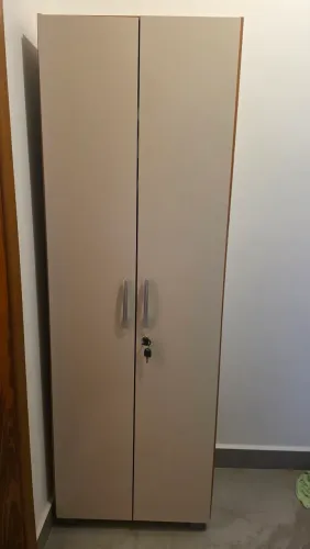 Armário 2 portas 6 prateleiras com chave