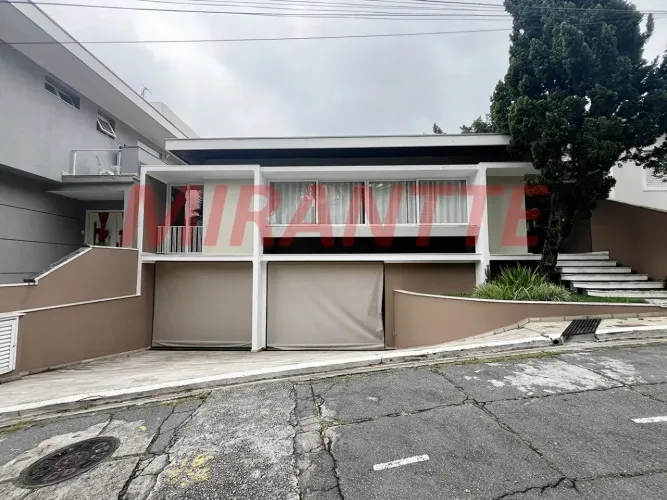 Sobrado para venda possui 280 metros quadrados com 4 quartos em Santana - São Paulo - SP