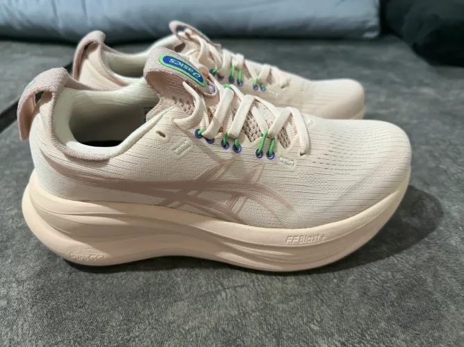 Tênis Asics Gel Nimbus 28 - tamanho 37