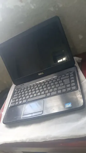 Notebook por 410 reais com defeito