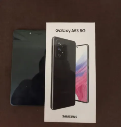 Celular Galaxy A53 5G com defeito
