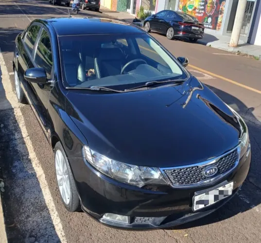 Kia Motors Cerato 1.6 16V Mec. 2013