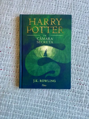 vendo HARRY POTTER e a câmara secreta - livro 2- por 20rs.