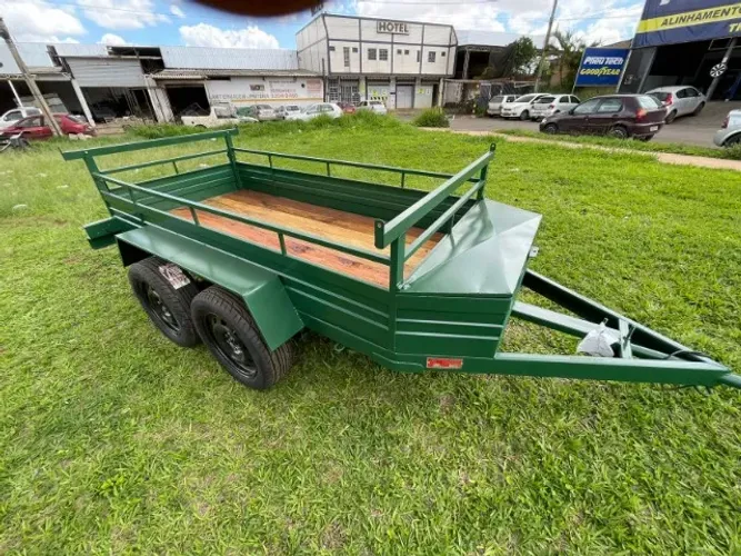  Carretinha Trucada 2.50 x 1.20 com Bauzinho Reforçado Novo - Reboque